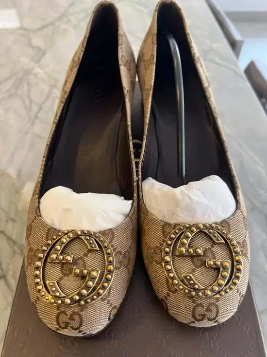 Gucci GG Canvas Interlocking G Studded Medallion Block Heel Pumps - Picture 6 of 7